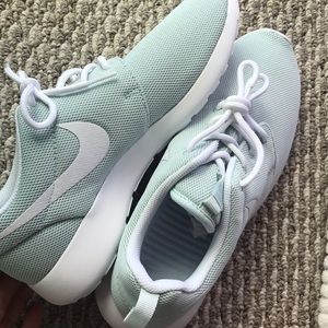 Nike Roshe mint
